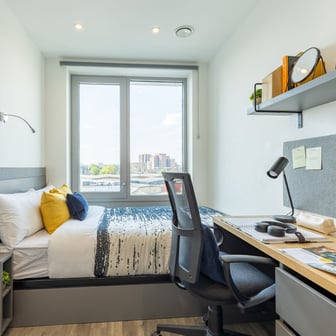 Gold En Suite - Image 2